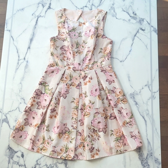 Pink flora dress | size 8 - Picture 1 of 8
